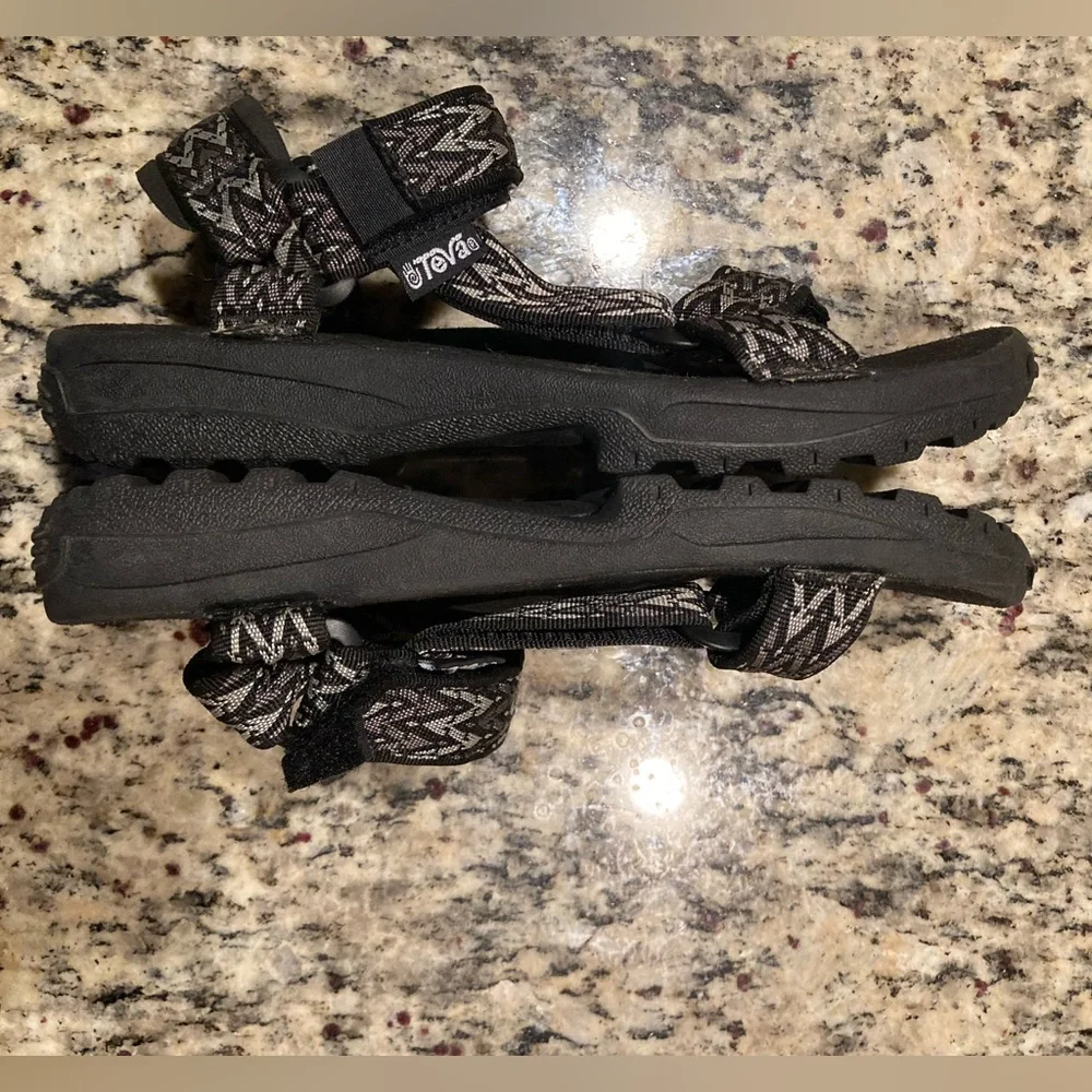 Men's Size 9 Teva Velcro Strap Shock Pad Sandals - Picture 13 of 14